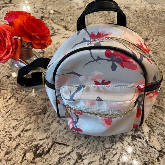 Bags | Nwot Small Gray Floral Backpack | Poshmark display picture 3